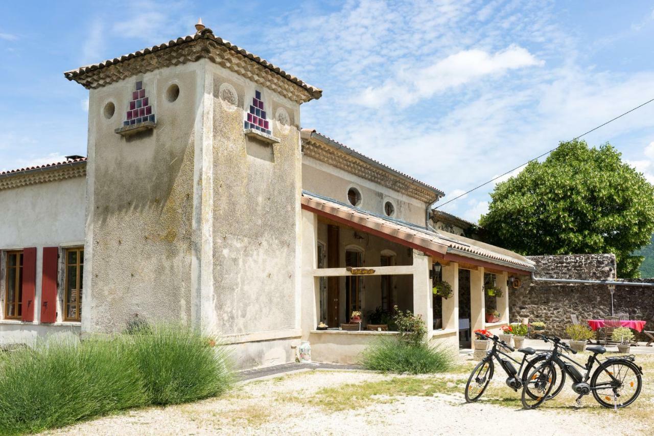 Hotel "Il Etait Une Soie..." Saint-Vincent-de-Barres Exteriér fotografie